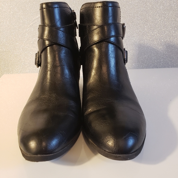 Unisa black booties with buckles. Size 8 - Picture 7 of 7